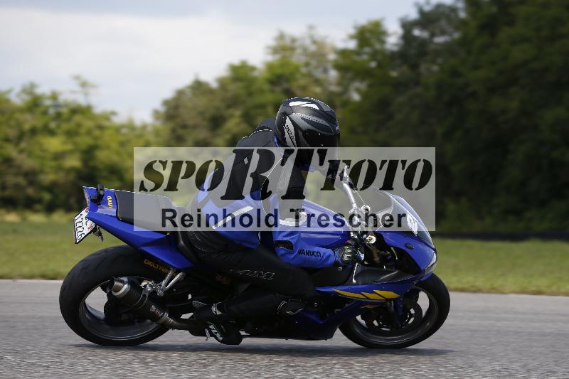 /Archiv-2024/29 12.06.2024 MOTO.CH Track Day ADR/Gruppe blau/20